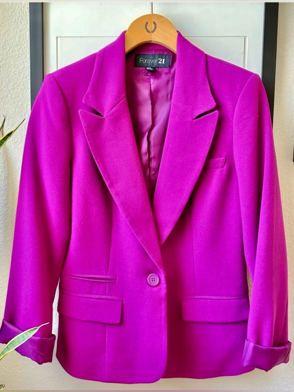 *NWOT* Forever 21 Magenta/Purple Fitted Blazer w/ Tailored Silhouette (size M)